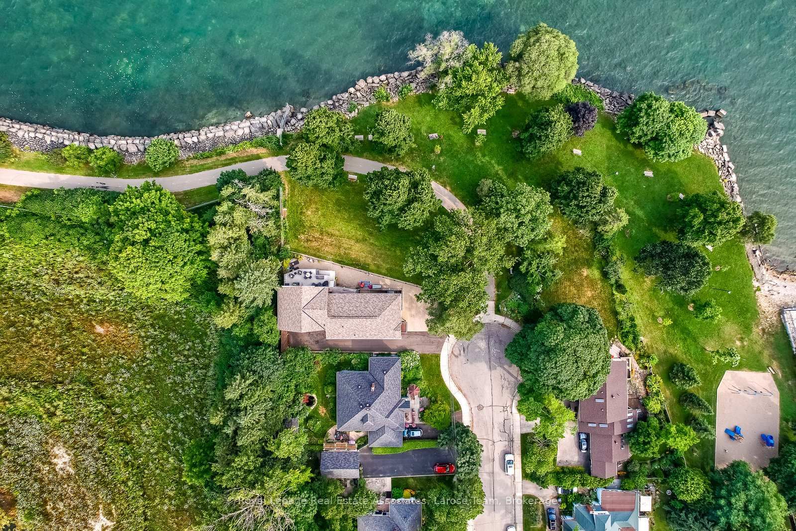 75 Maple Avenue S, Unit 3 - Photo 17