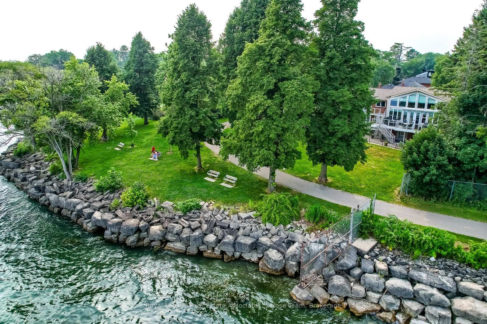 75 Maple Avenue S, Unit 3 - Photo 18