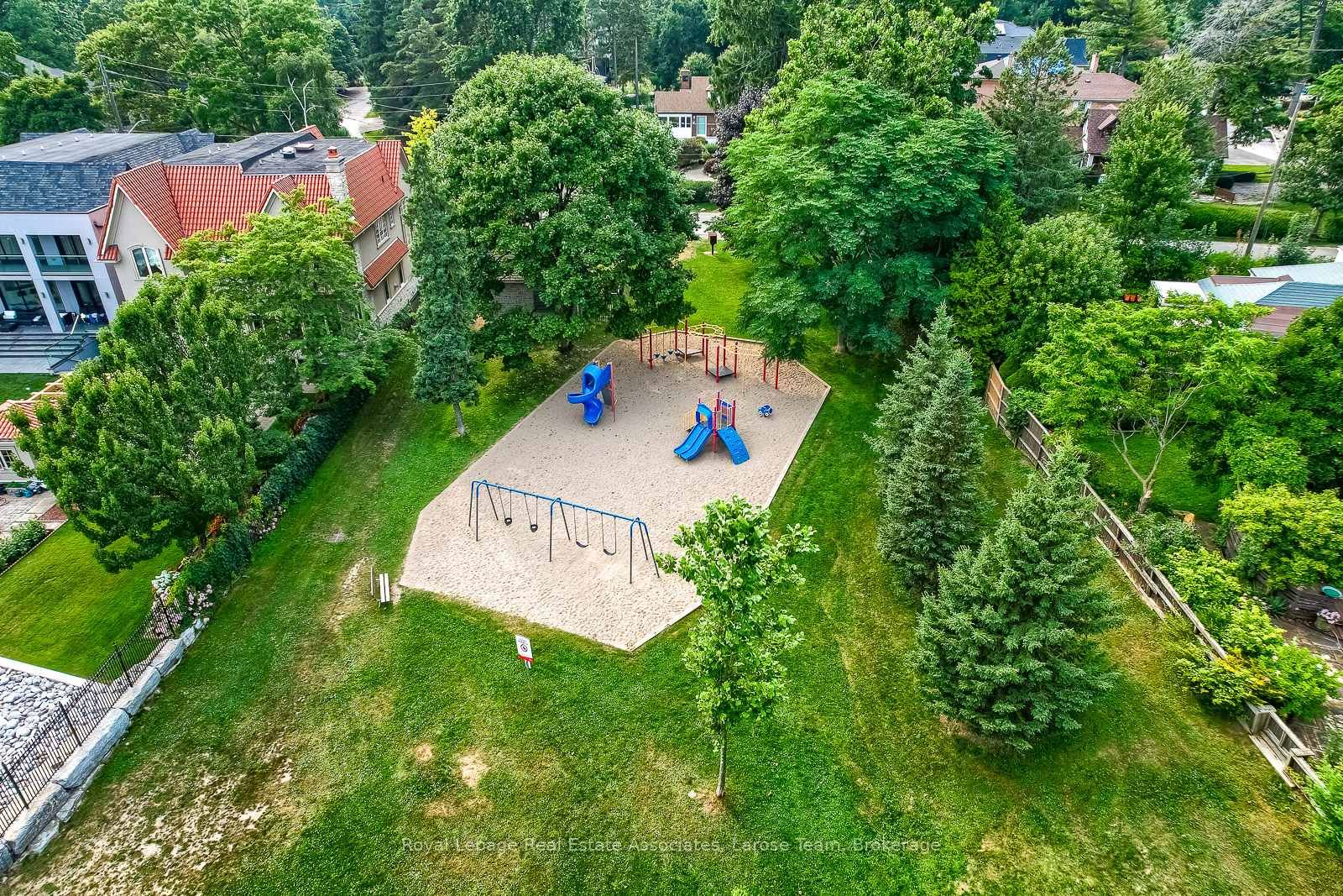 75 Maple Avenue S, Unit 3 - Photo 21