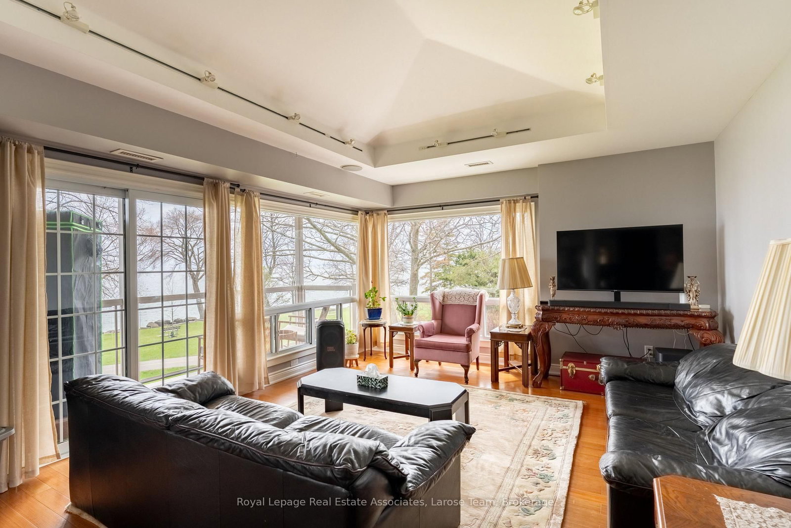 75 Maple Avenue S, Unit 3 - Photo 3