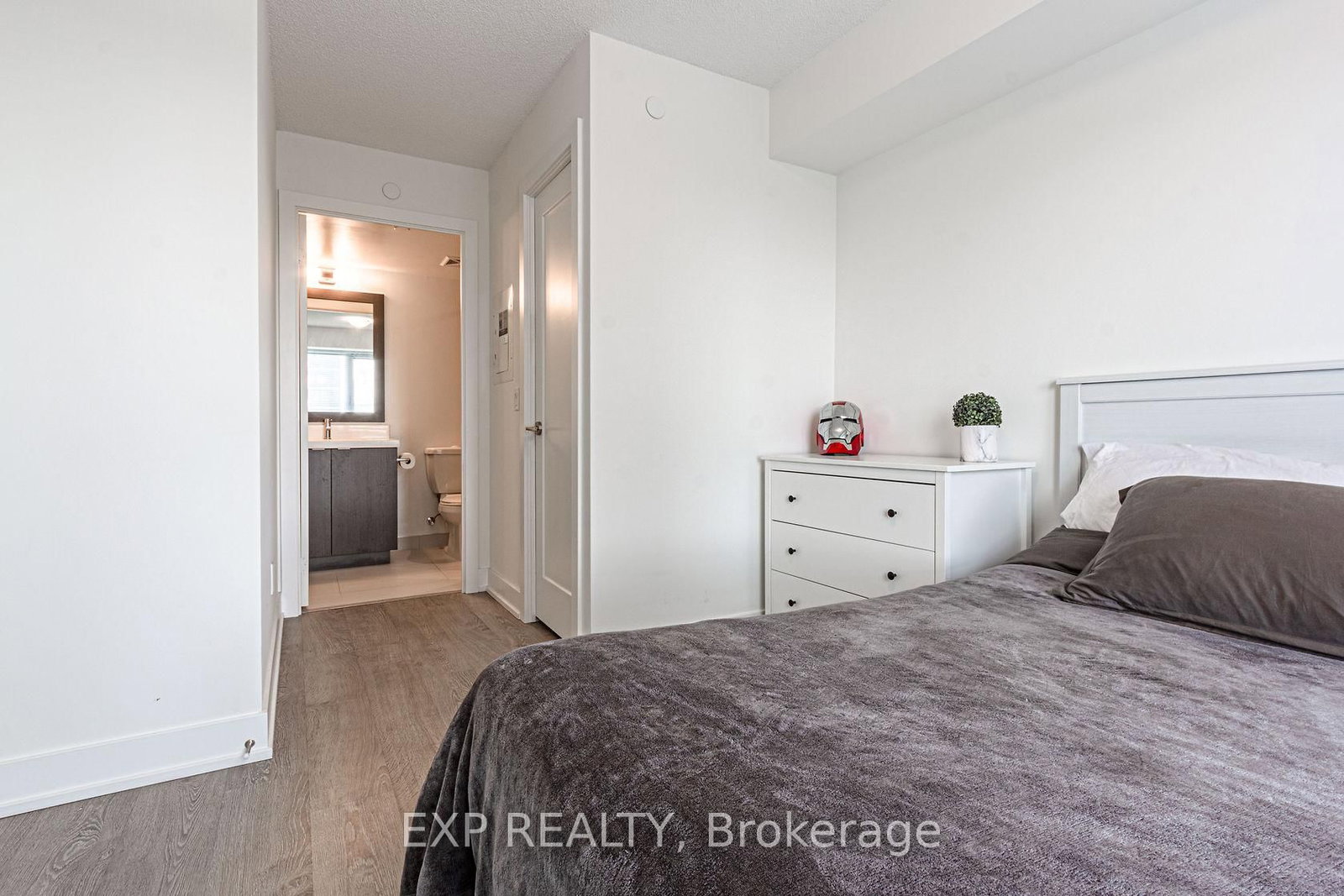 7 Mabelle Avenue, Unit 804 - Photo 20