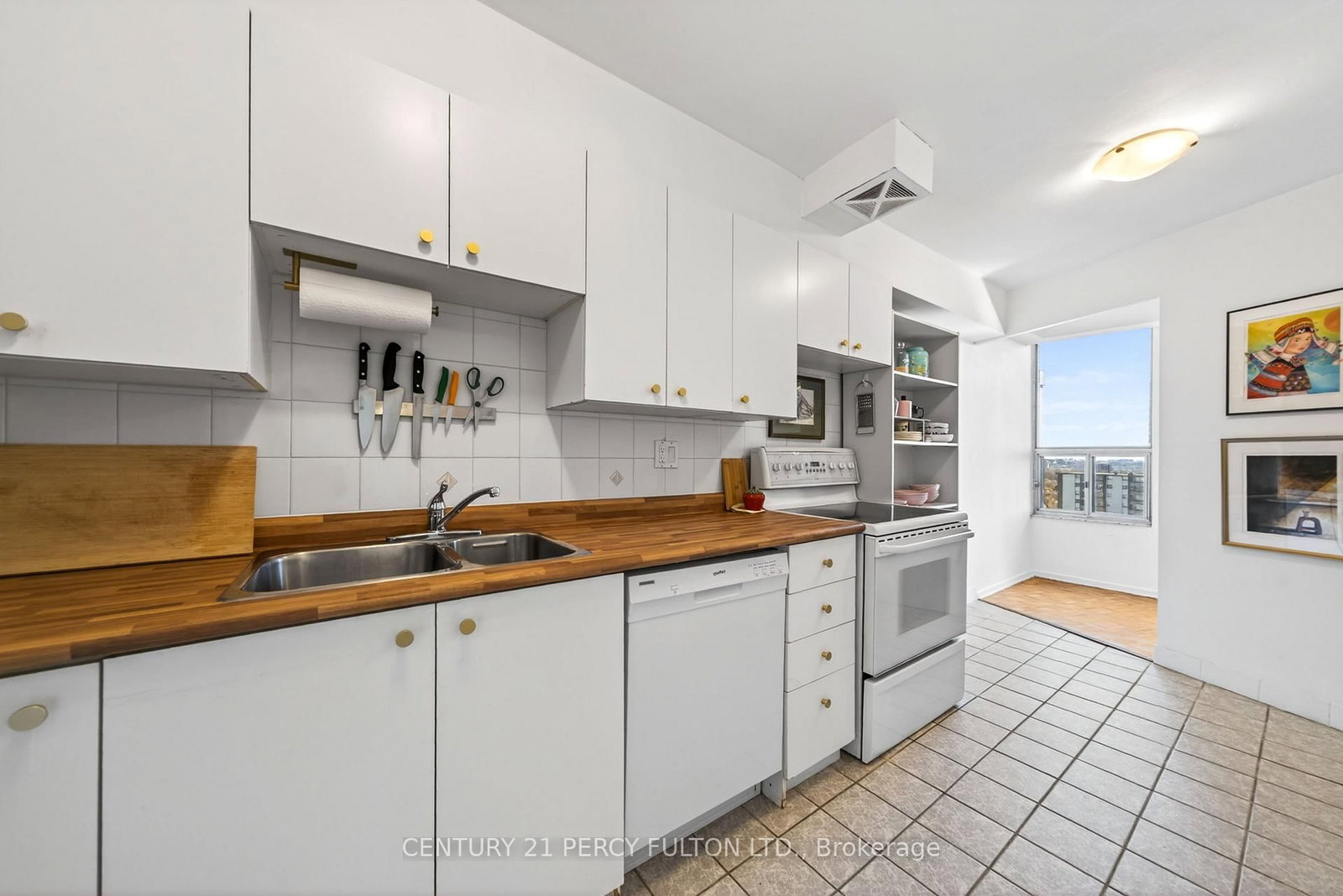 11 Wincott Drive, Unit PH 12 - Photo 23