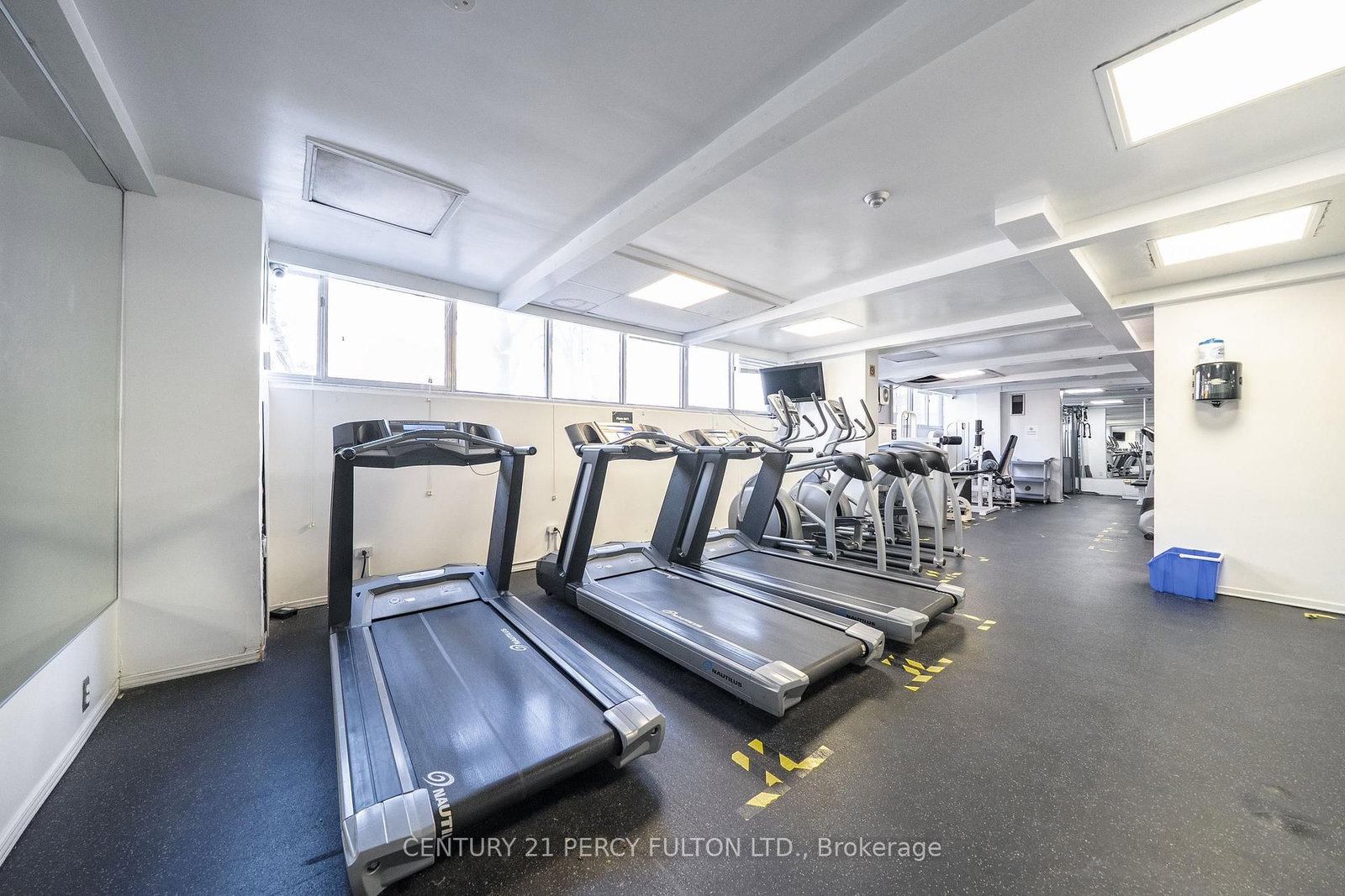 11 Wincott Drive, Unit PH 12 - Photo 35