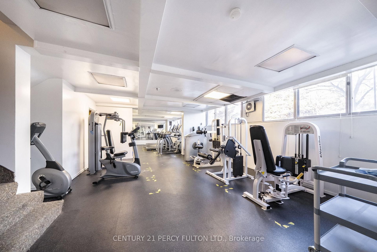 11 Wincott Drive, Unit PH 12 - Photo 37