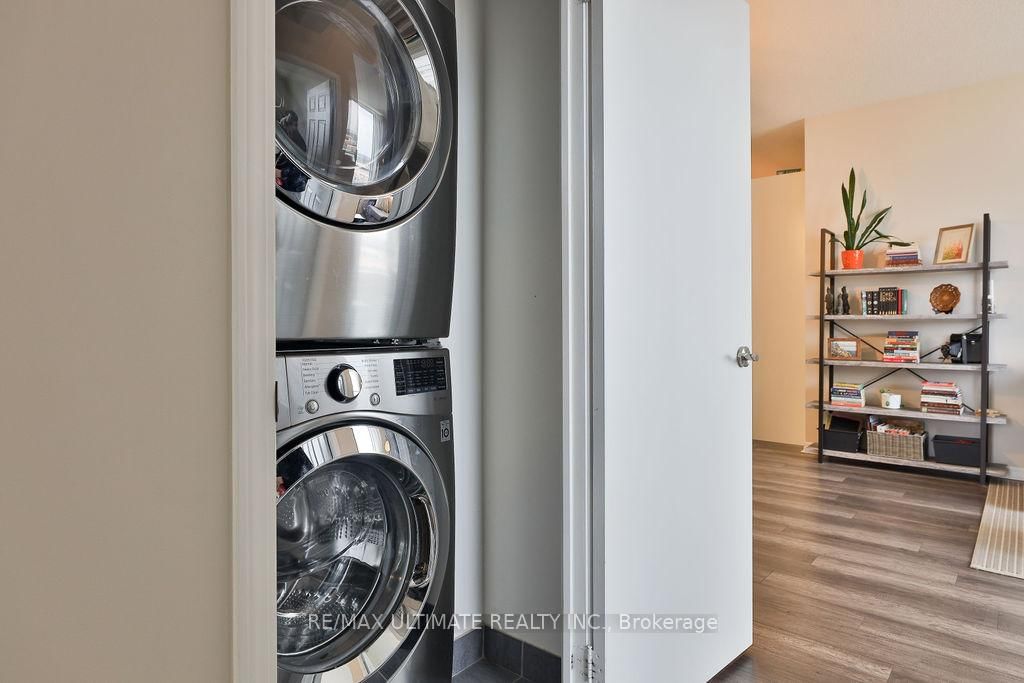 60 Heintzman Street, Unit 2404 - Photo 31