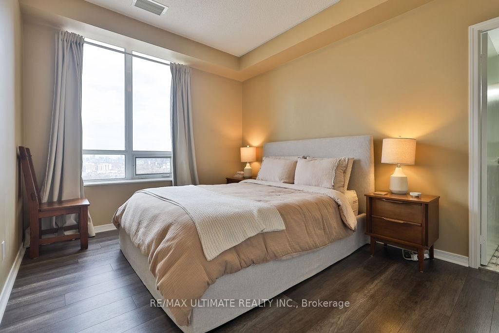 60 Heintzman Street, Unit 2404 - Photo 32