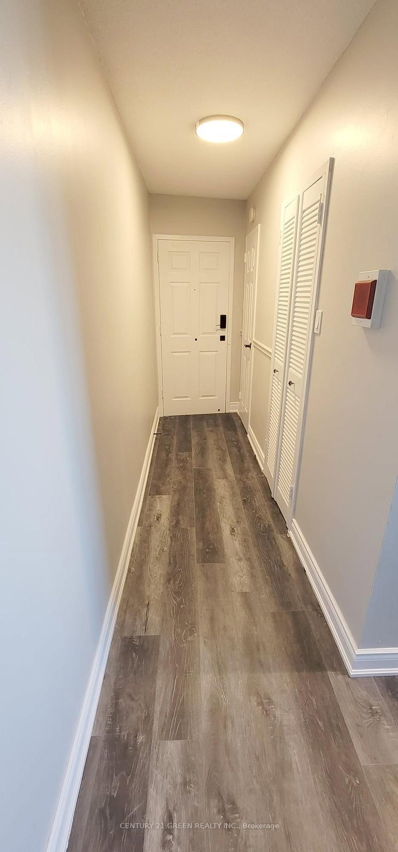 902 - 3065 Queen Frederica Dr, Mississauga, L4Y 3A3 | Image 3