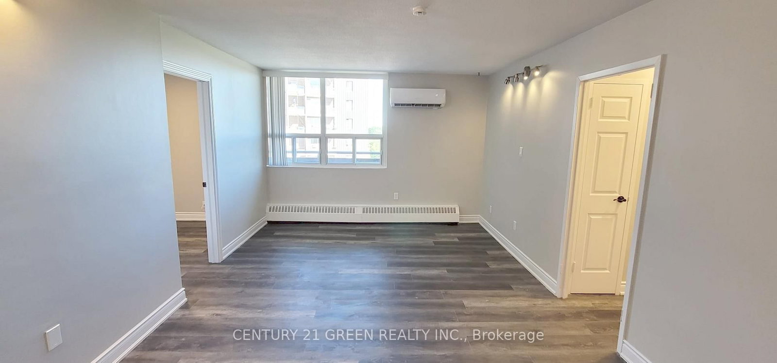 3065 Queen Frederica Drive, Unit 902 - Photo 4