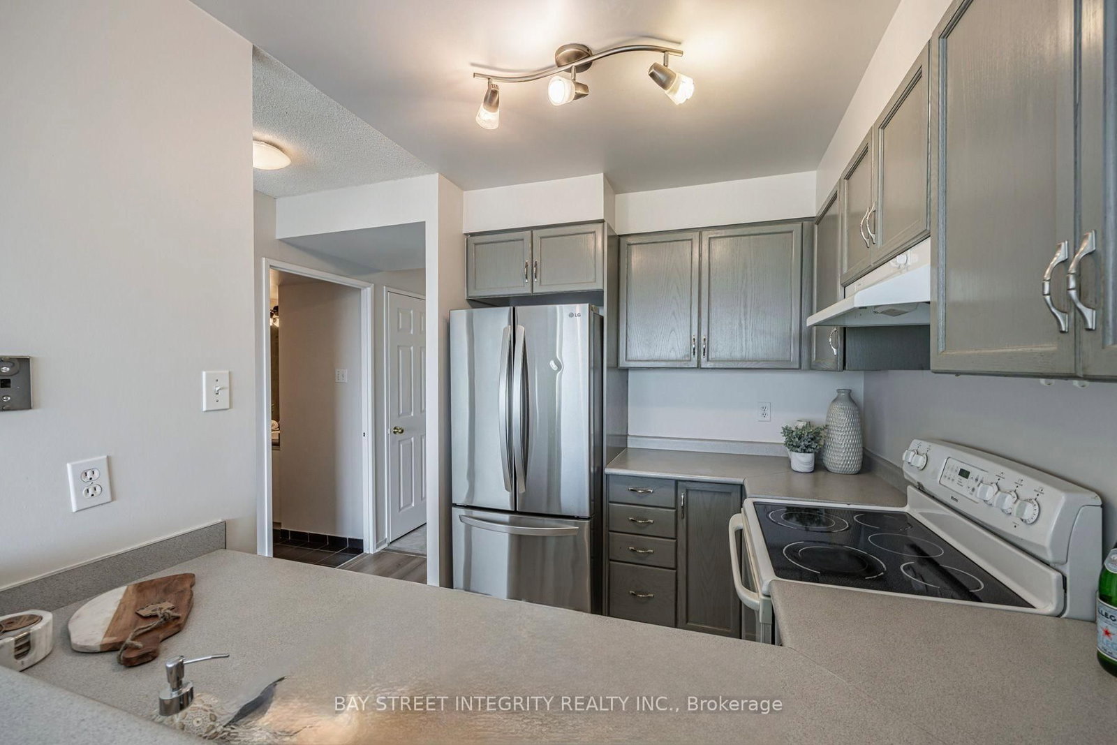 2177 Burnhamthorpe Road W, Unit 1606 - Photo 10