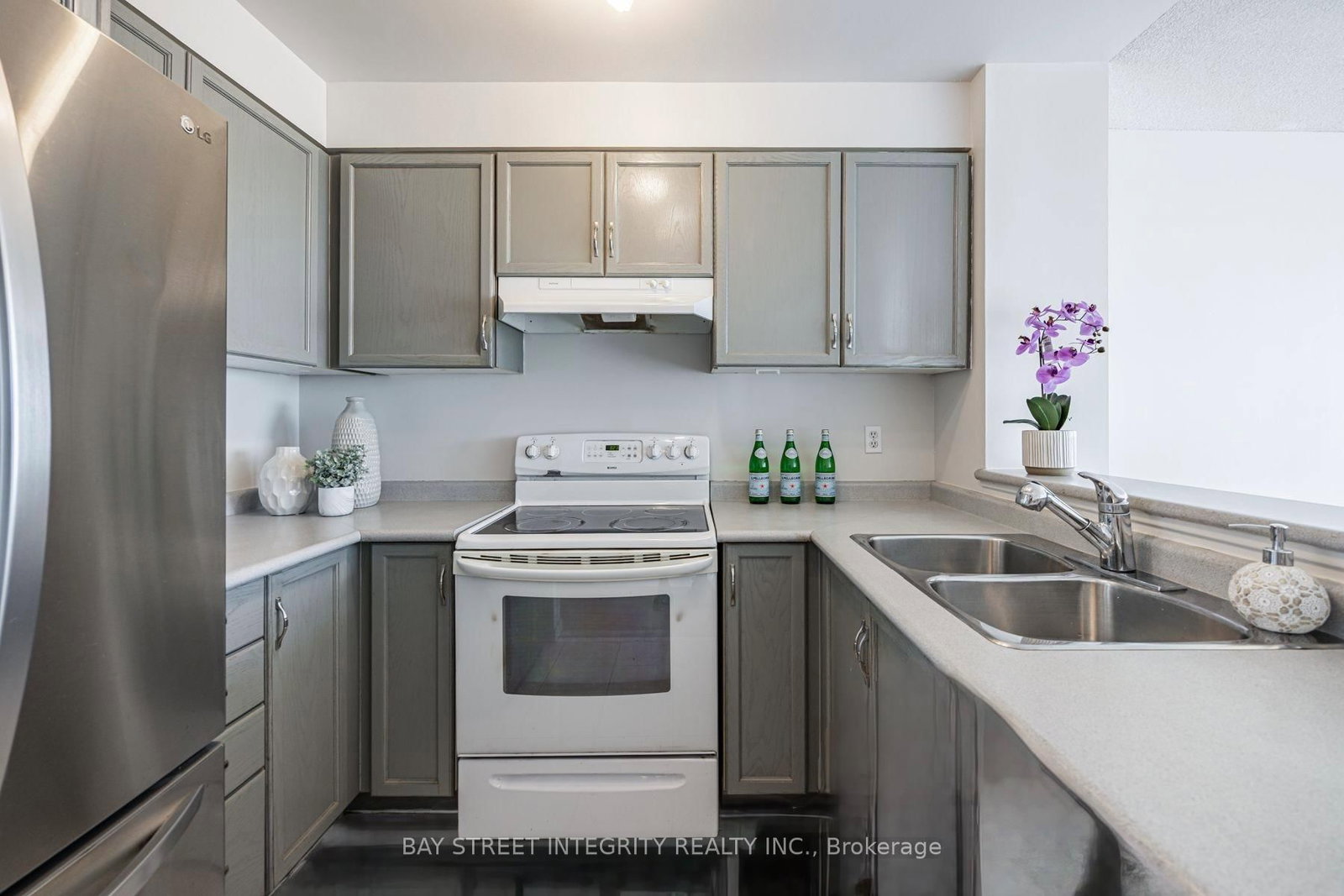 2177 Burnhamthorpe Road W, Unit 1606 - Photo 11