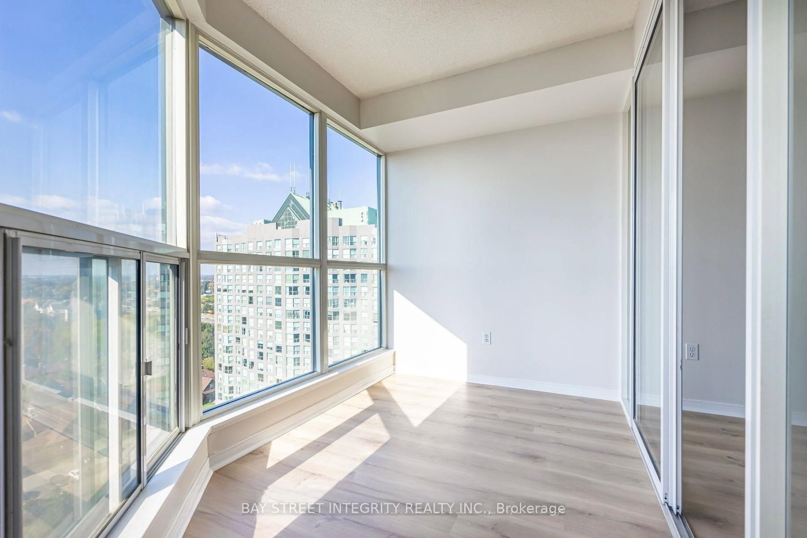 2177 Burnhamthorpe Road W, Unit 1606 - Photo 16
