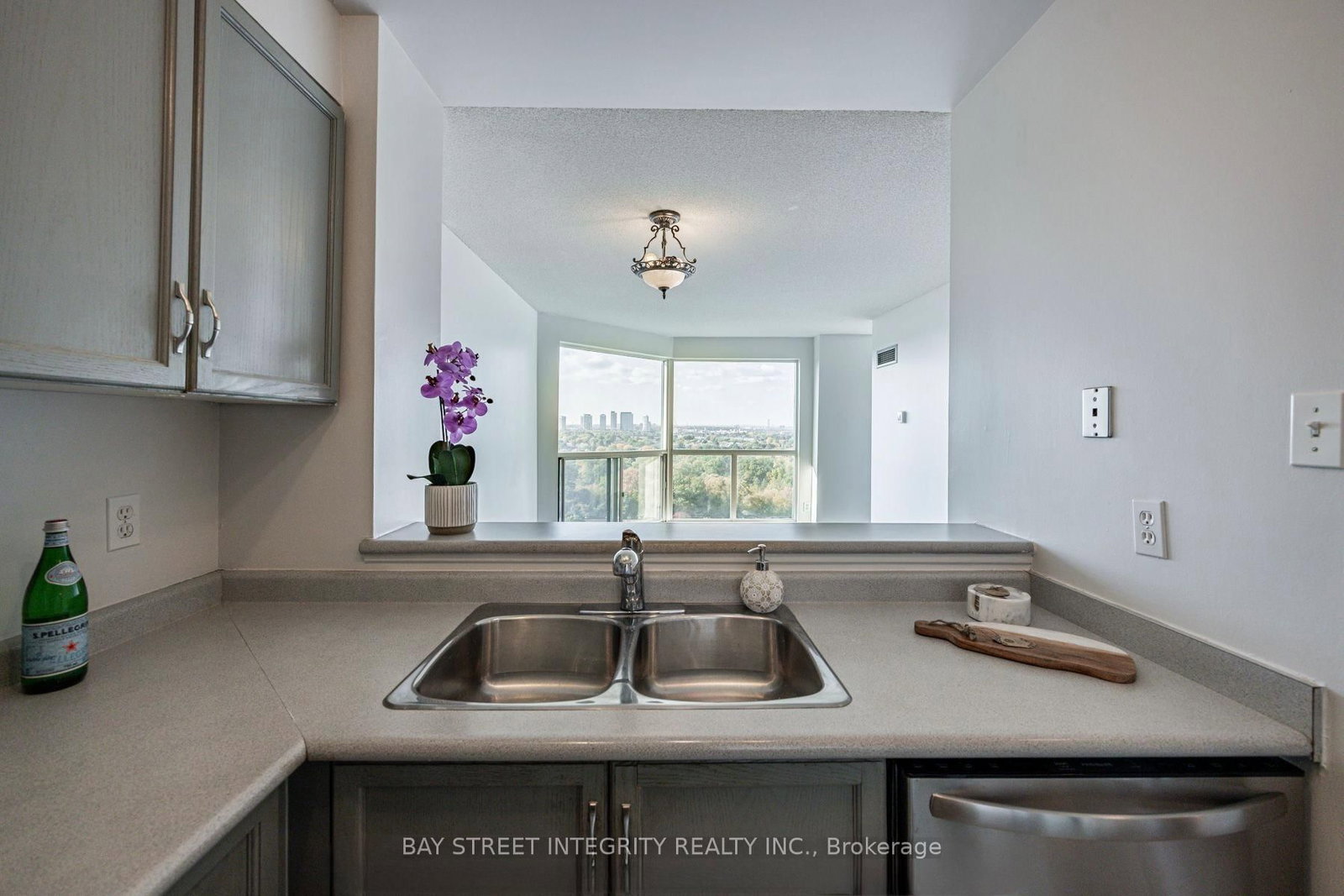 2177 Burnhamthorpe Road W, Unit 1606 - Photo 17