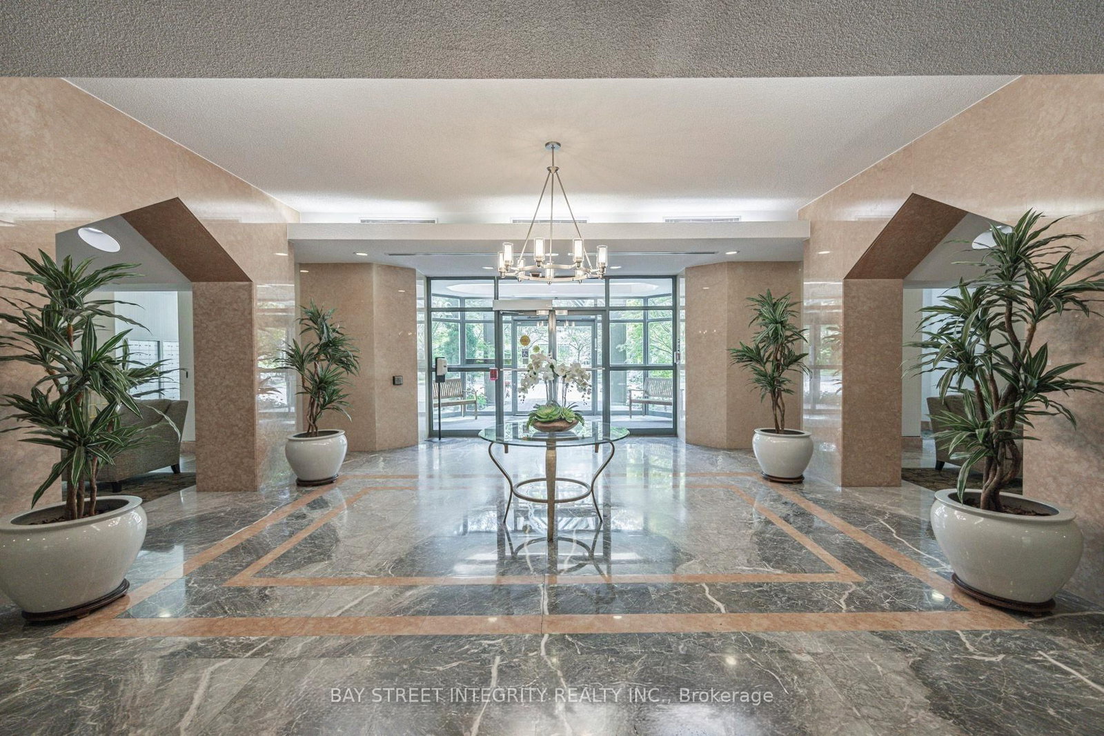 2177 Burnhamthorpe Road W, Unit 1606 - Photo 2