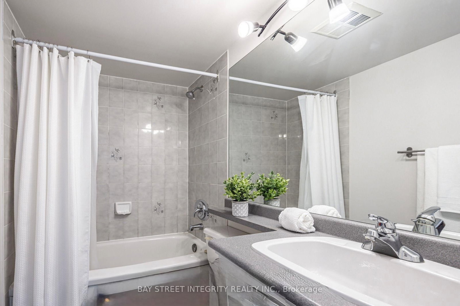 2177 Burnhamthorpe Road W, Unit 1606 - Photo 20