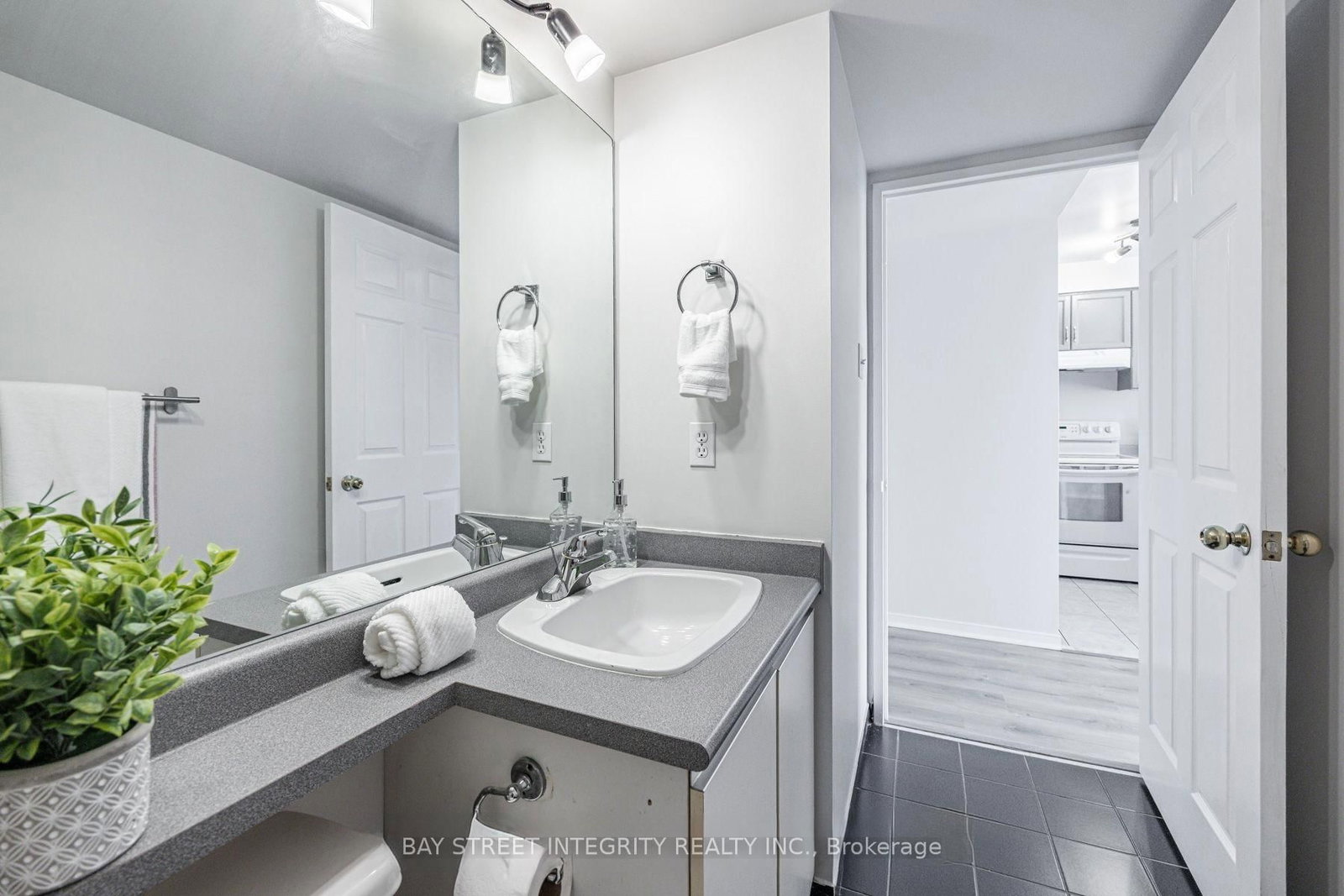 2177 Burnhamthorpe Road W, Unit 1606 - Photo 21