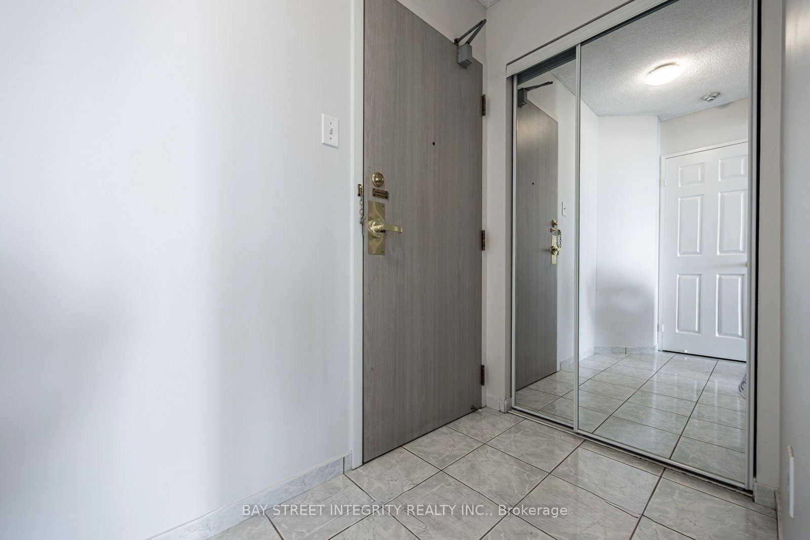 2177 Burnhamthorpe Road W, Unit 1606 - Photo 4