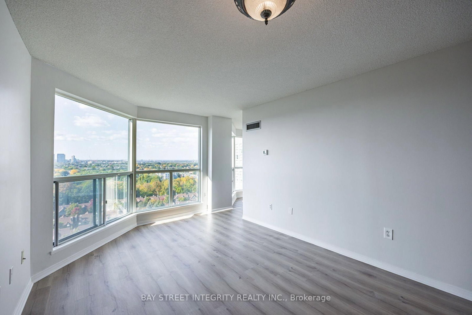 2177 Burnhamthorpe Road W, Unit 1606 - Photo 6