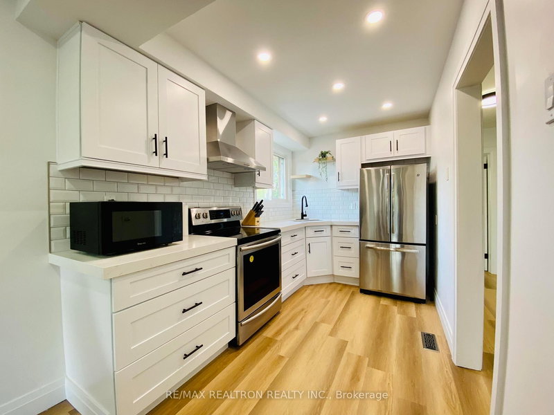 2 - 63 MISSISSAUGA Rd, Mississauga, L5H 2H9 | Image 2