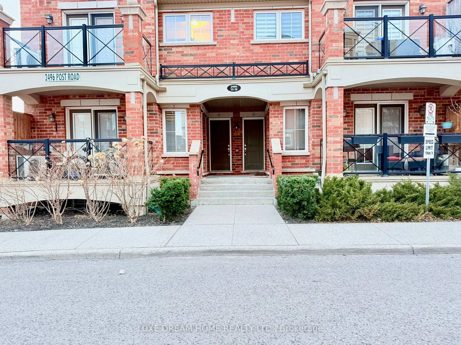 2496 Post Road, Unit 15 - Photo 2