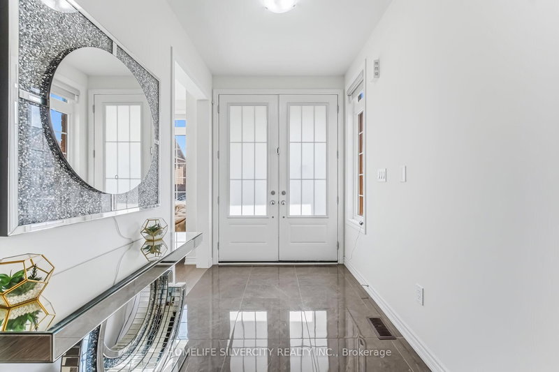 30 Tiger Cres, Brampton, L6R 4C1 | Image 3