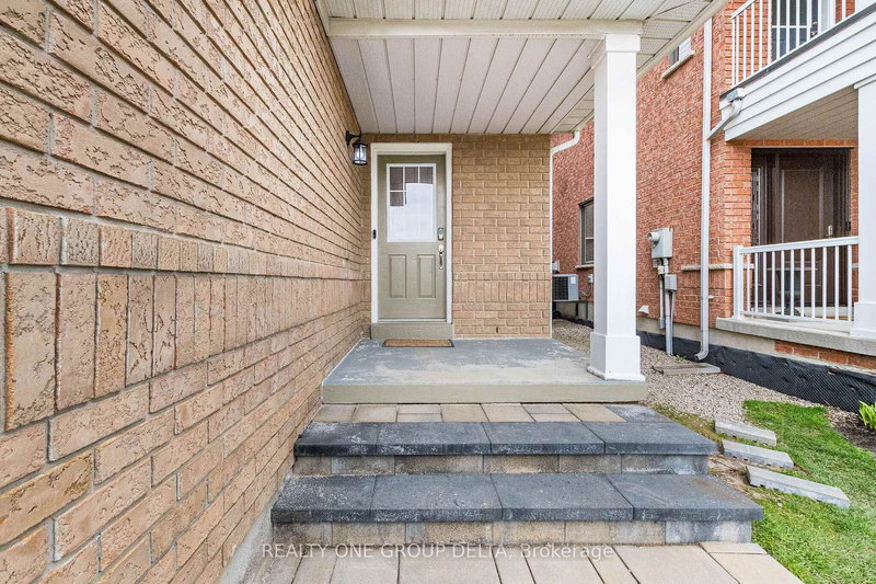 5897 Churchill Meadows Blvd, Mississauga, L5M 6Y1 | Image 3