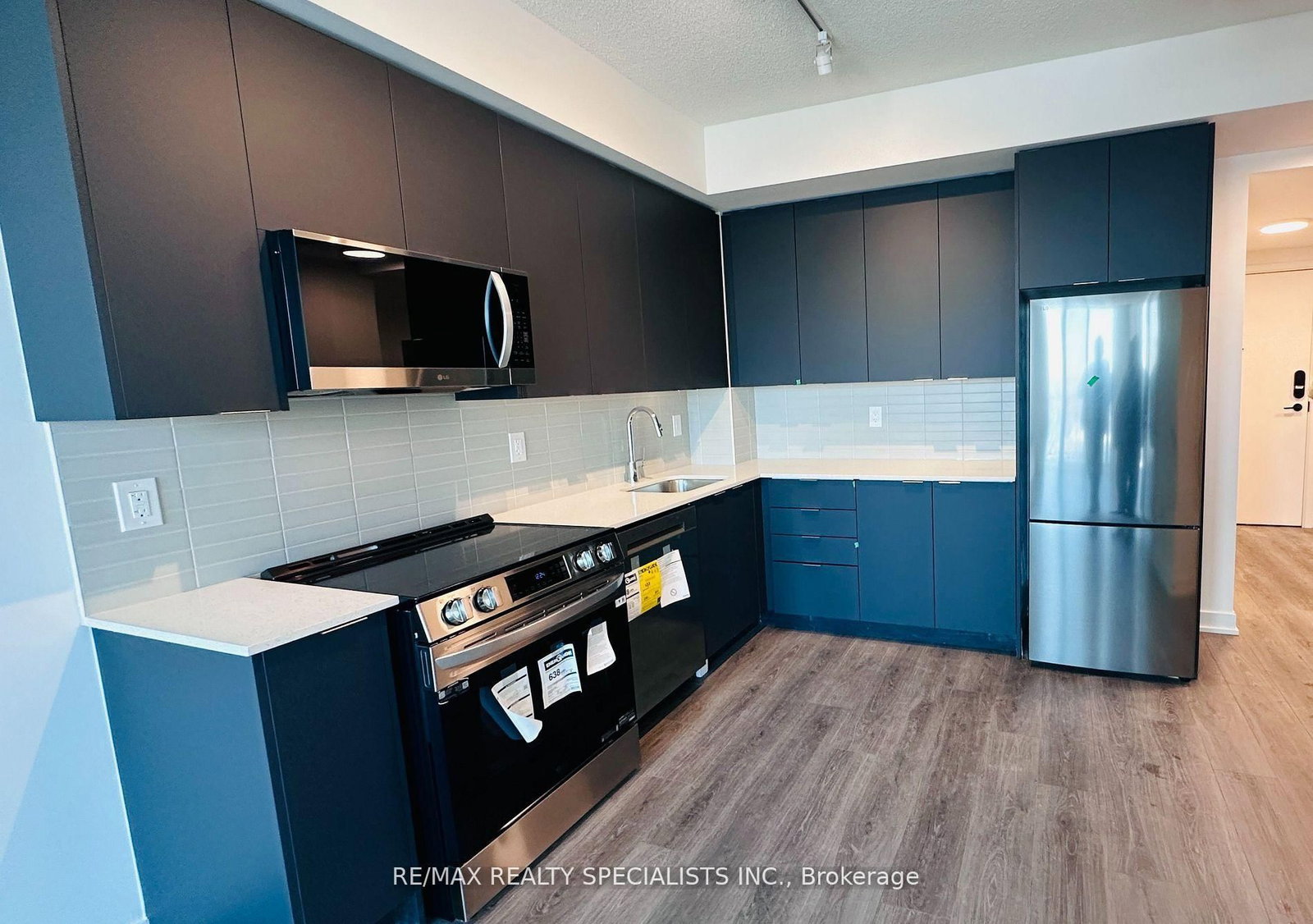 225 Malta Avenue, Unit 2010 - Photo 7