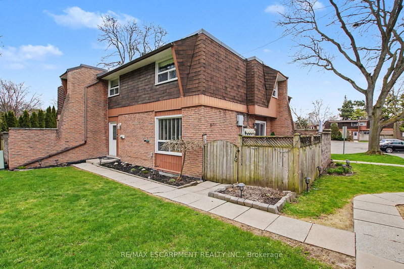 4 - 661 Francis Rd, Burlington, L7T 3X6 | Image 2