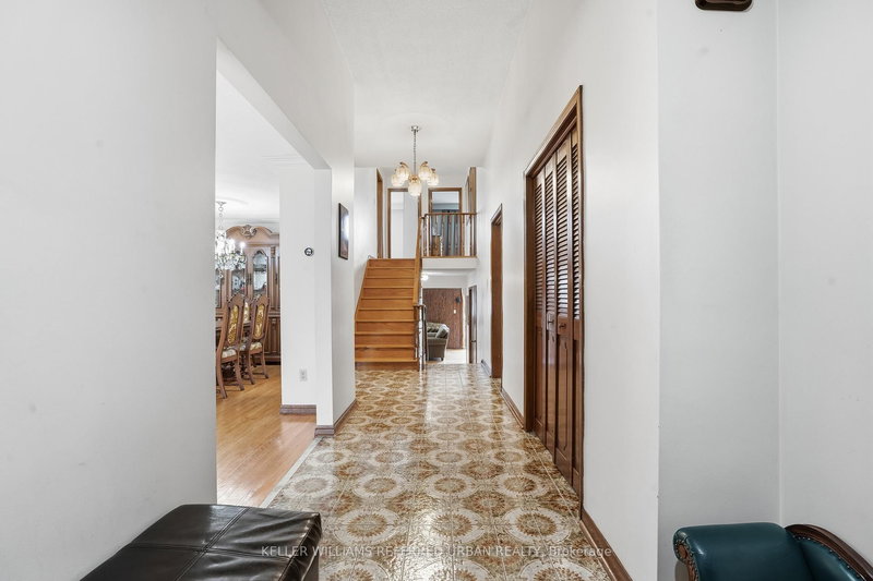 6 Urban Crt, Toronto, M9W 5V6 | Image 3