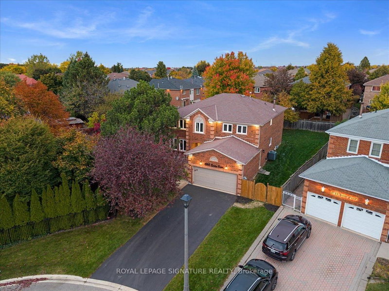 1093 Senlac Crt, Mississauga, L5V 1B8 | Image 2