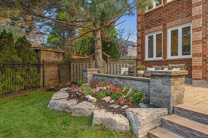 1093 Senlac Crt, Mississauga, L5V 1B8 | Image 3