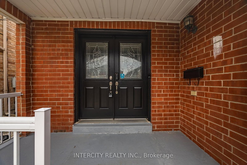 10 Capistro St, Brampton, L7A 3J3 | Image 3