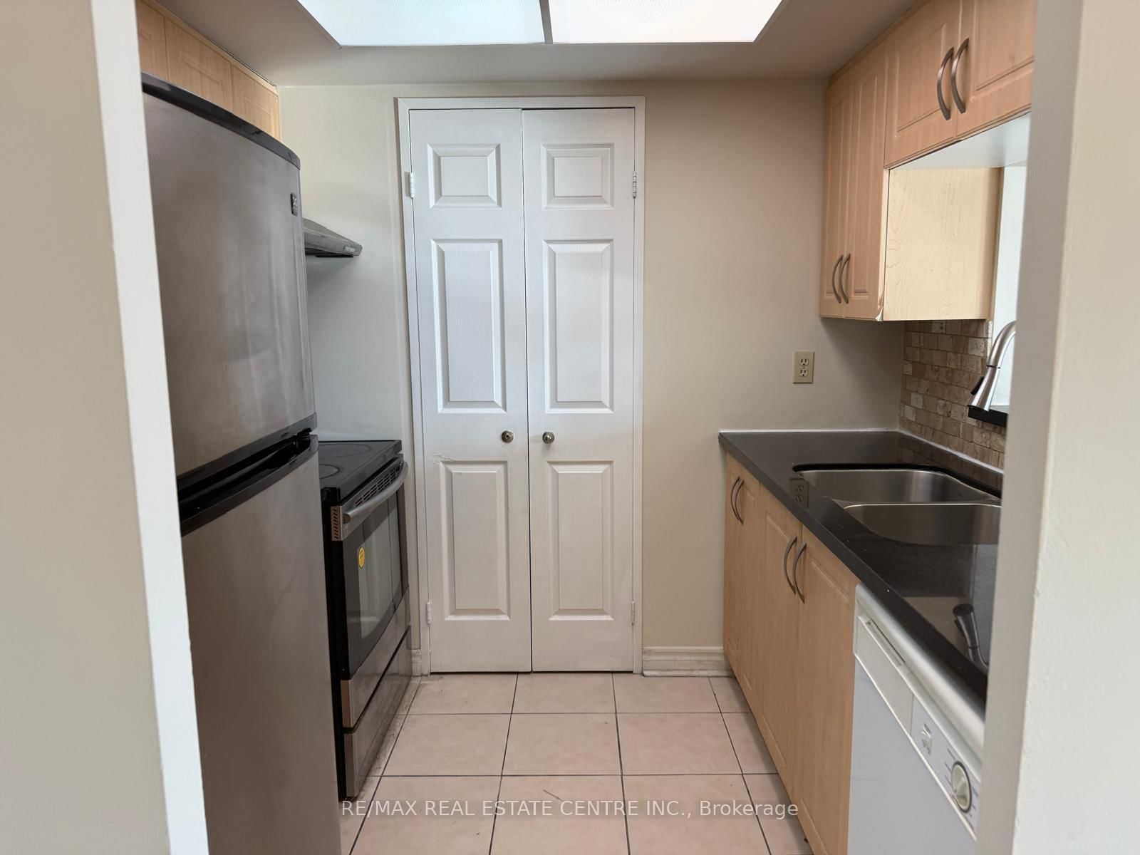 285 Enfield Place, Unit 1508 - Photo 3