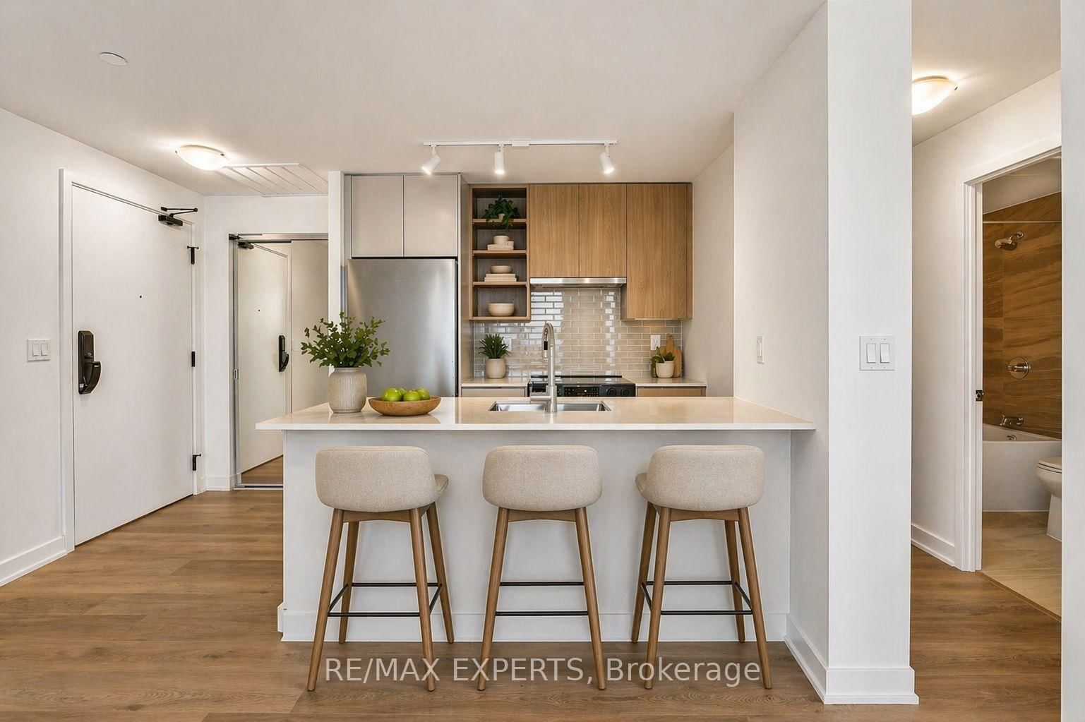 2075 Lakeshore Road, Unit 601 - Photo 14