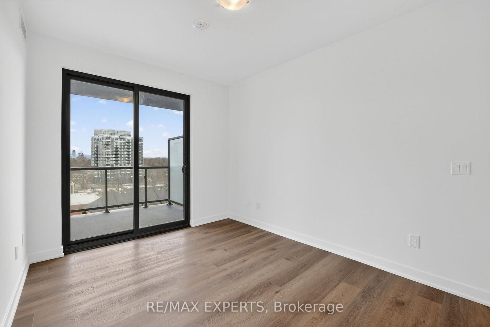 2075 Lakeshore Road, Unit 601 - Photo 19