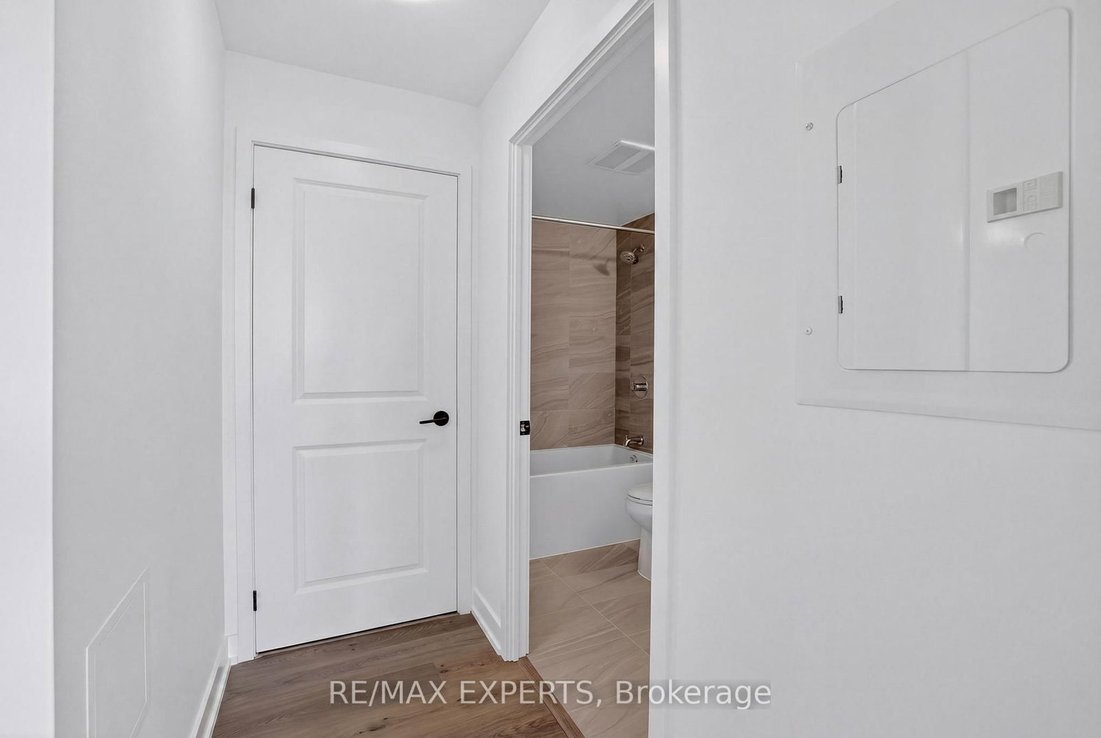 2075 Lakeshore Road, Unit 601 - Photo 27