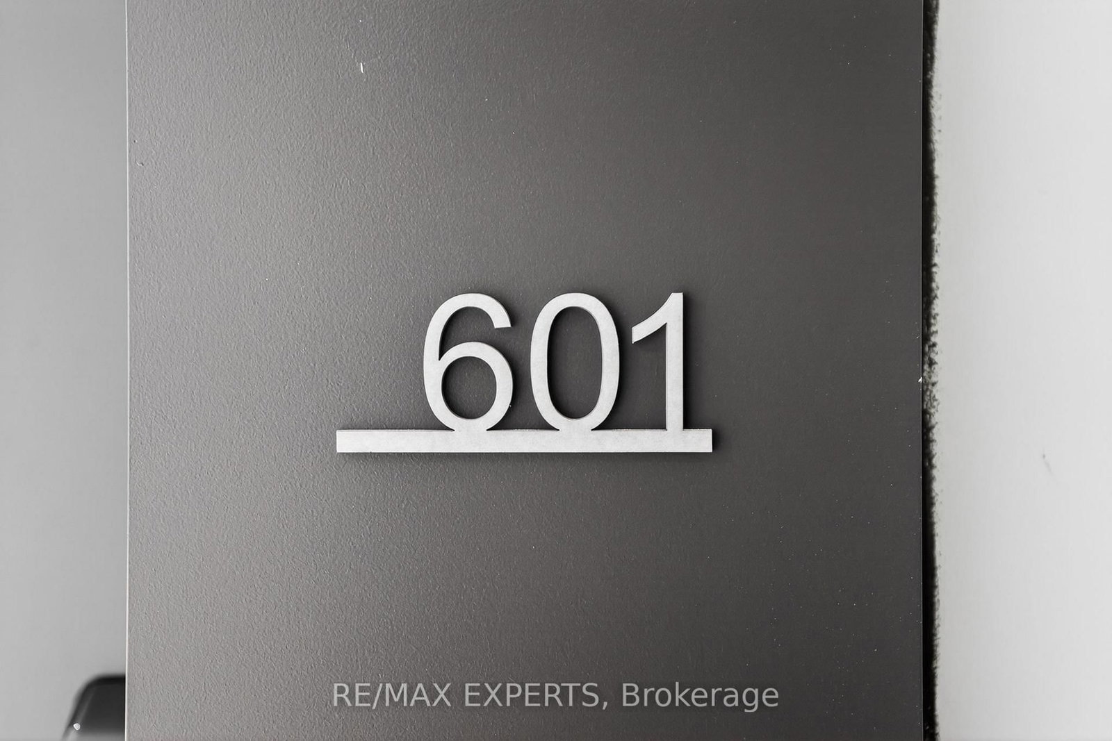 2075 Lakeshore Road, Unit 601 - Photo 5