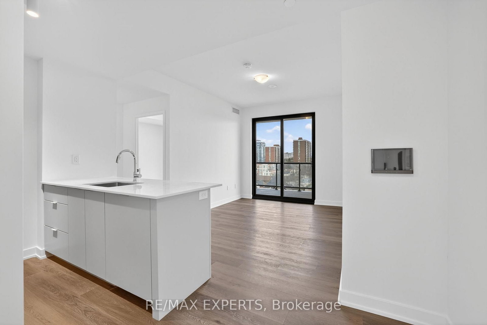 2075 Lakeshore Road, Unit 601 - Photo 8