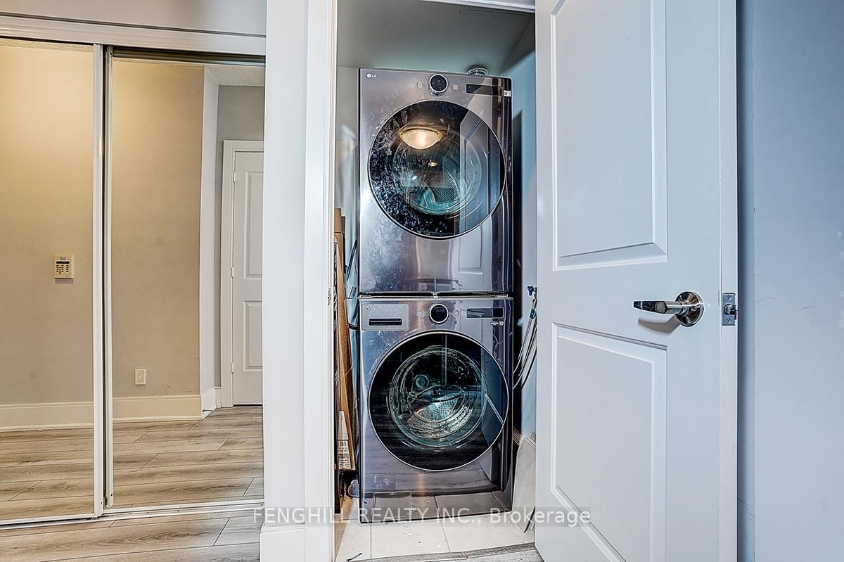 330 Burnhamthorpe Road W, Unit 2904 - Photo 21