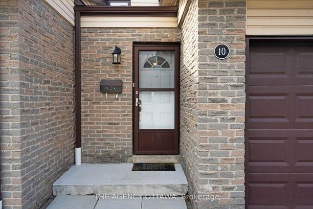 9 - 10 Collins Crescent