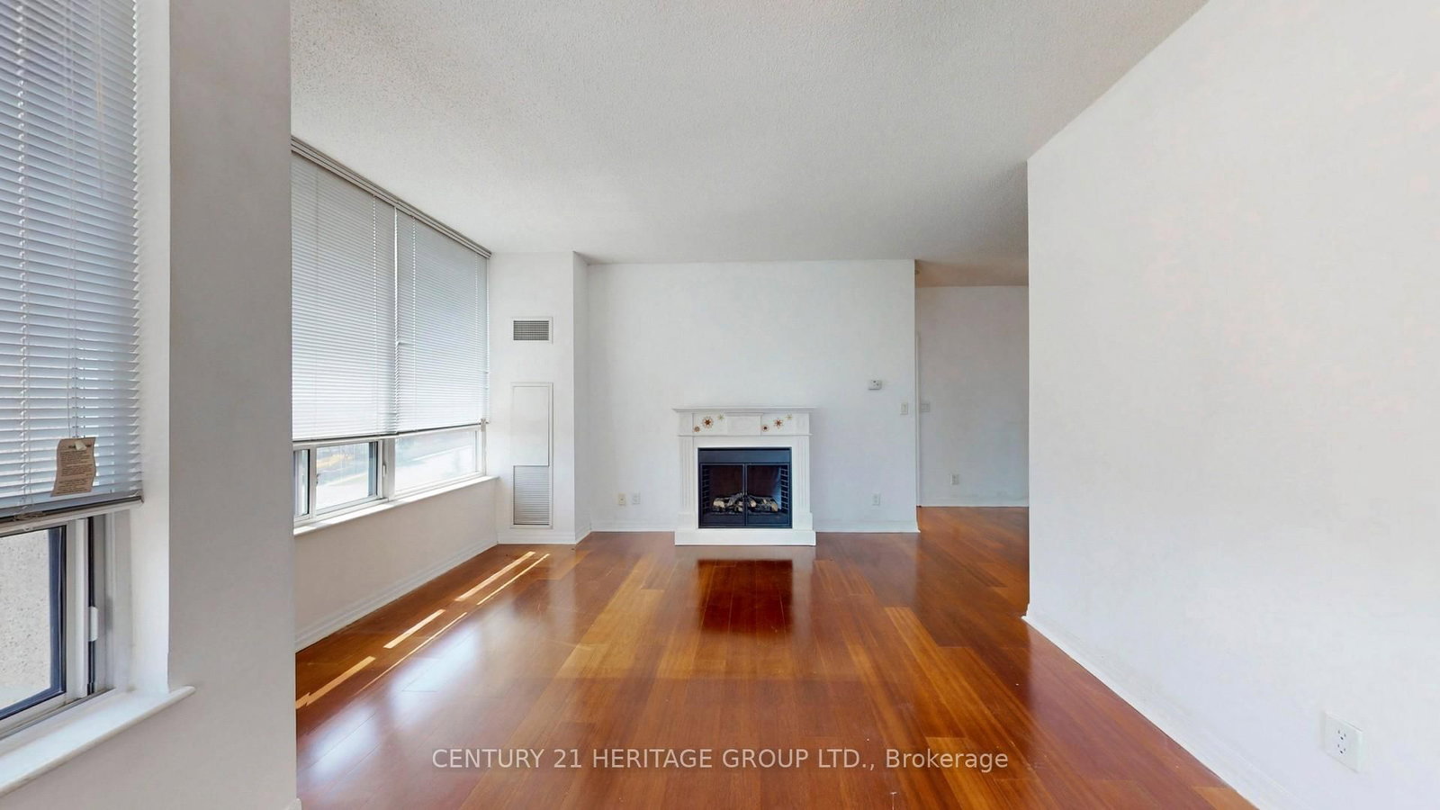 1359 Rathburn Road E, Unit 405 - Photo 11