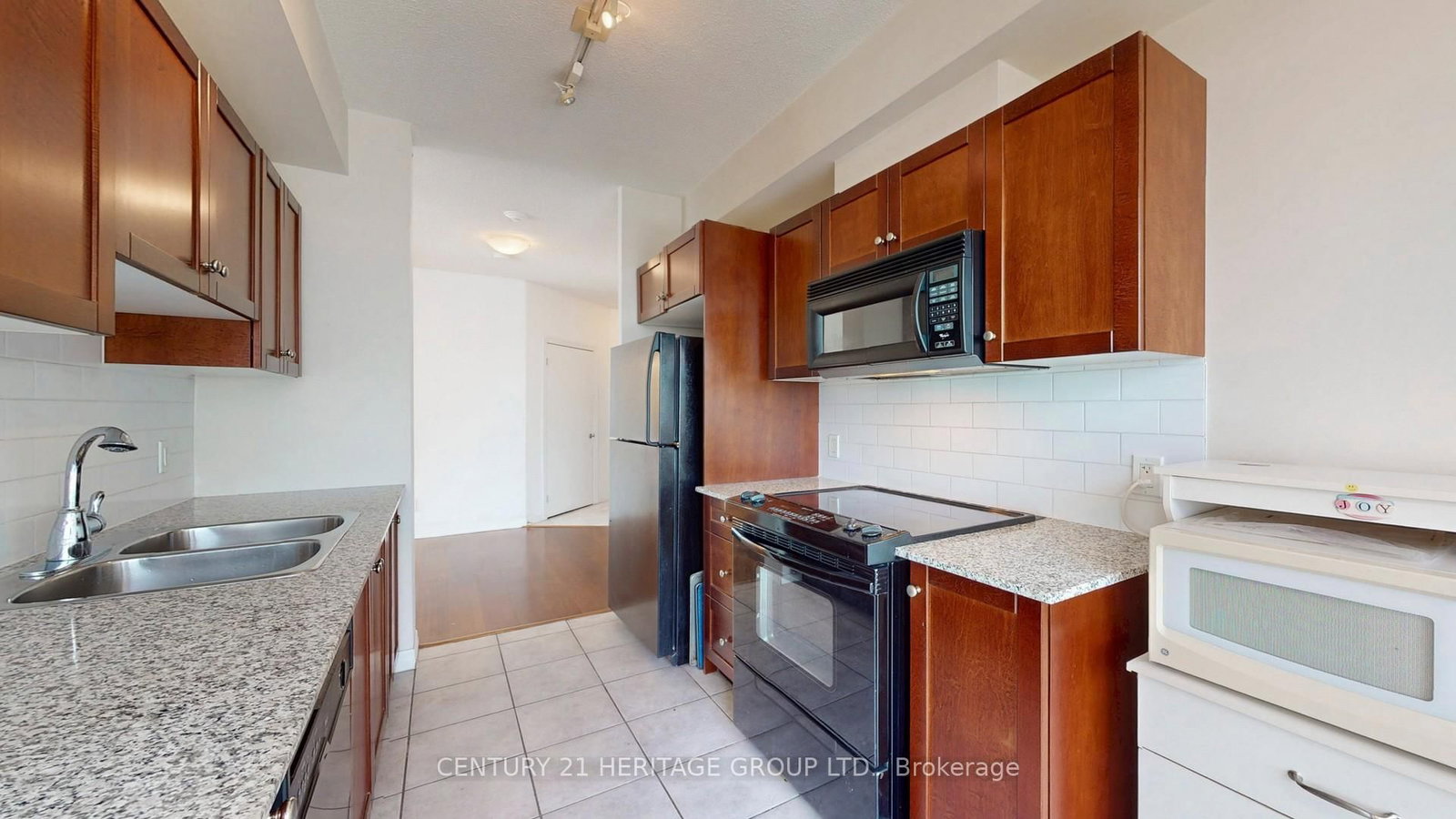1359 Rathburn Road E, Unit 405 - Photo 15