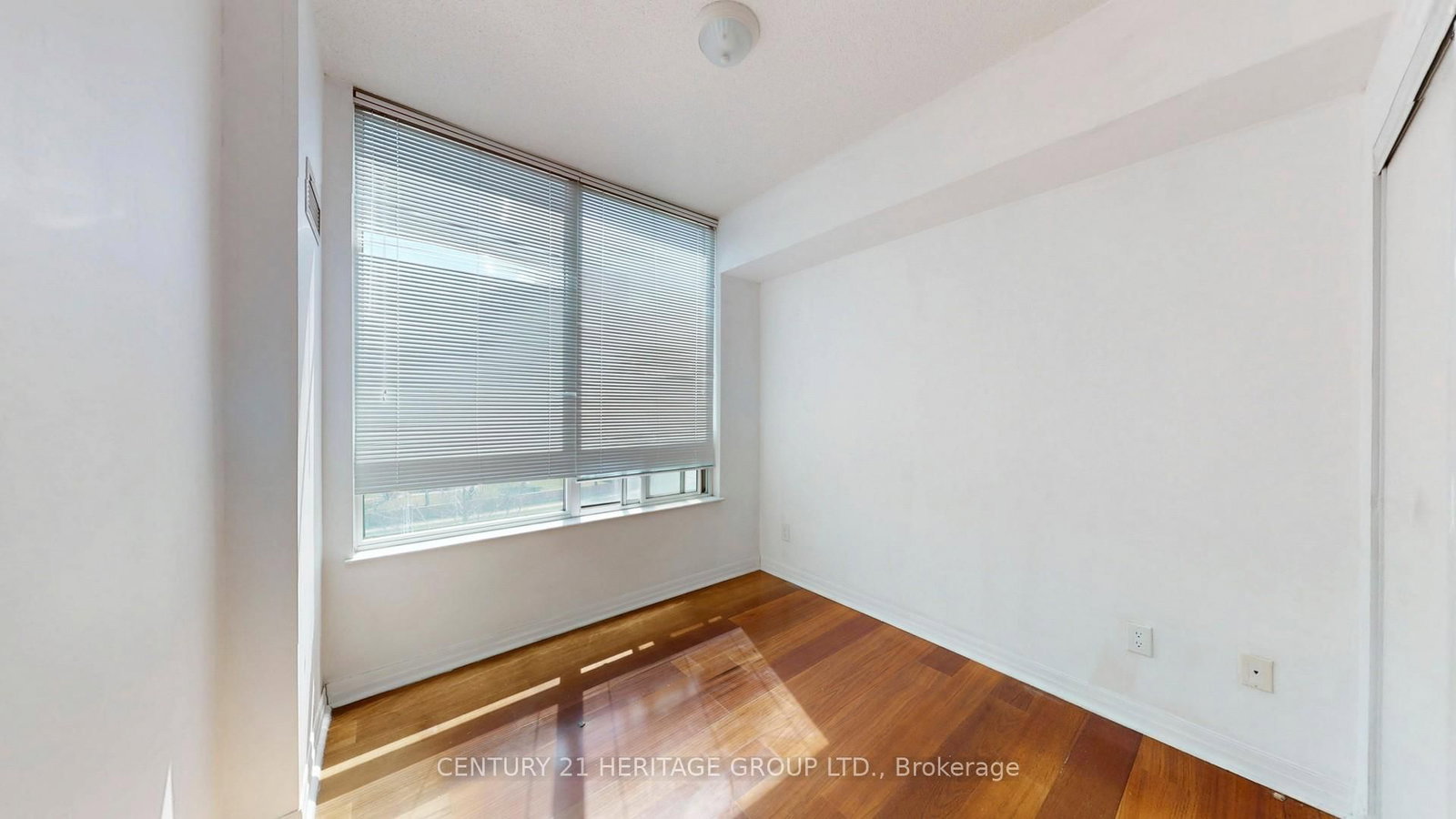 1359 Rathburn Road E, Unit 405 - Photo 24