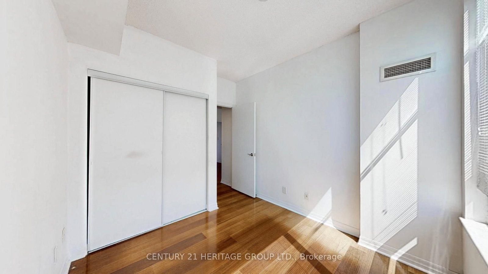 1359 Rathburn Road E, Unit 405 - Photo 26