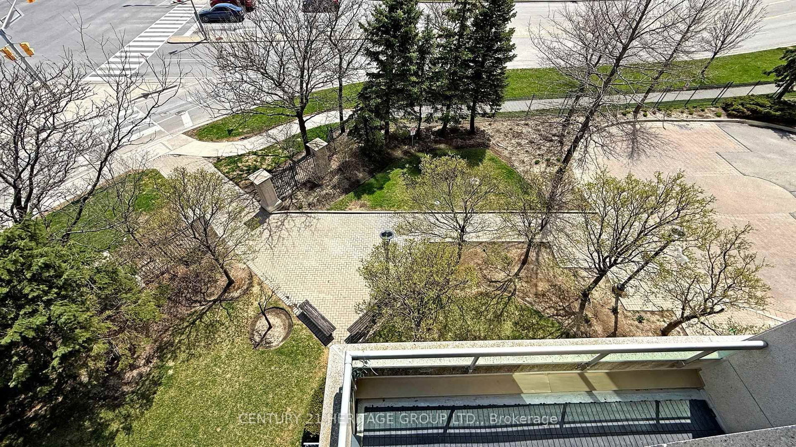 1359 Rathburn Road E, Unit 405 - Photo 37