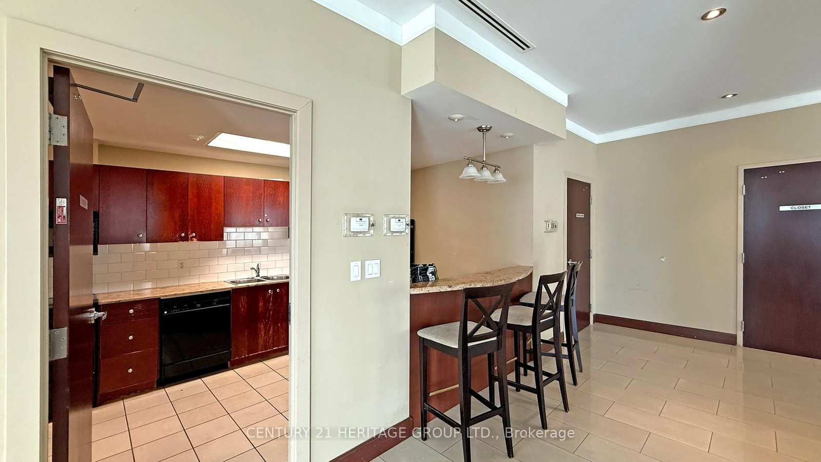 1359 Rathburn Road E, Unit 405 - Photo 42