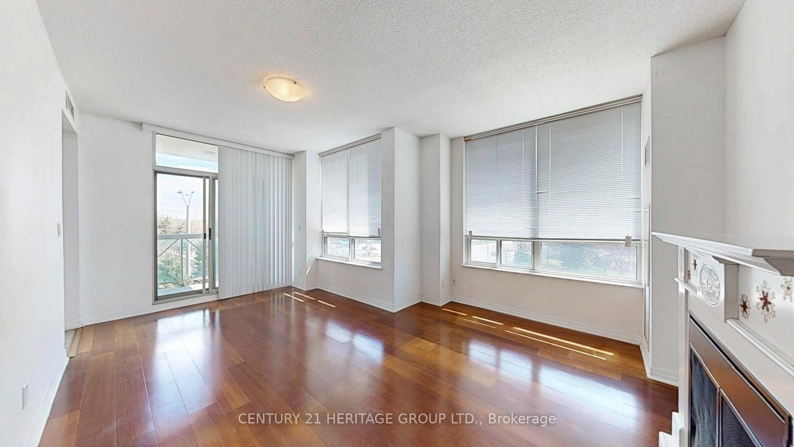 1359 Rathburn Road E, Unit 405 - Photo 7