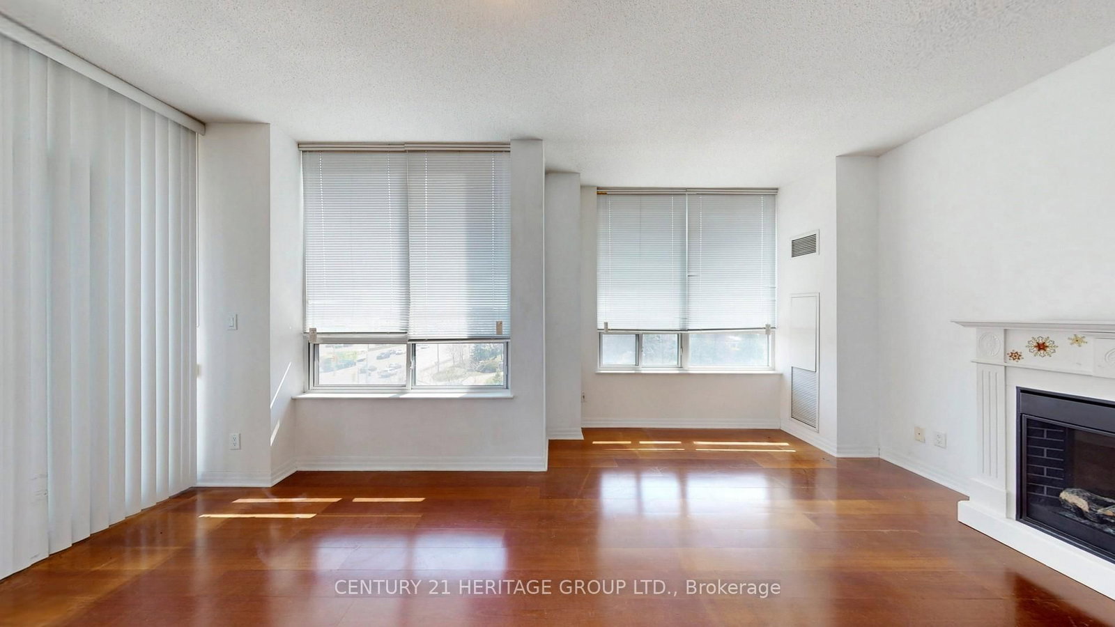 1359 Rathburn Road E, Unit 405 - Photo 8