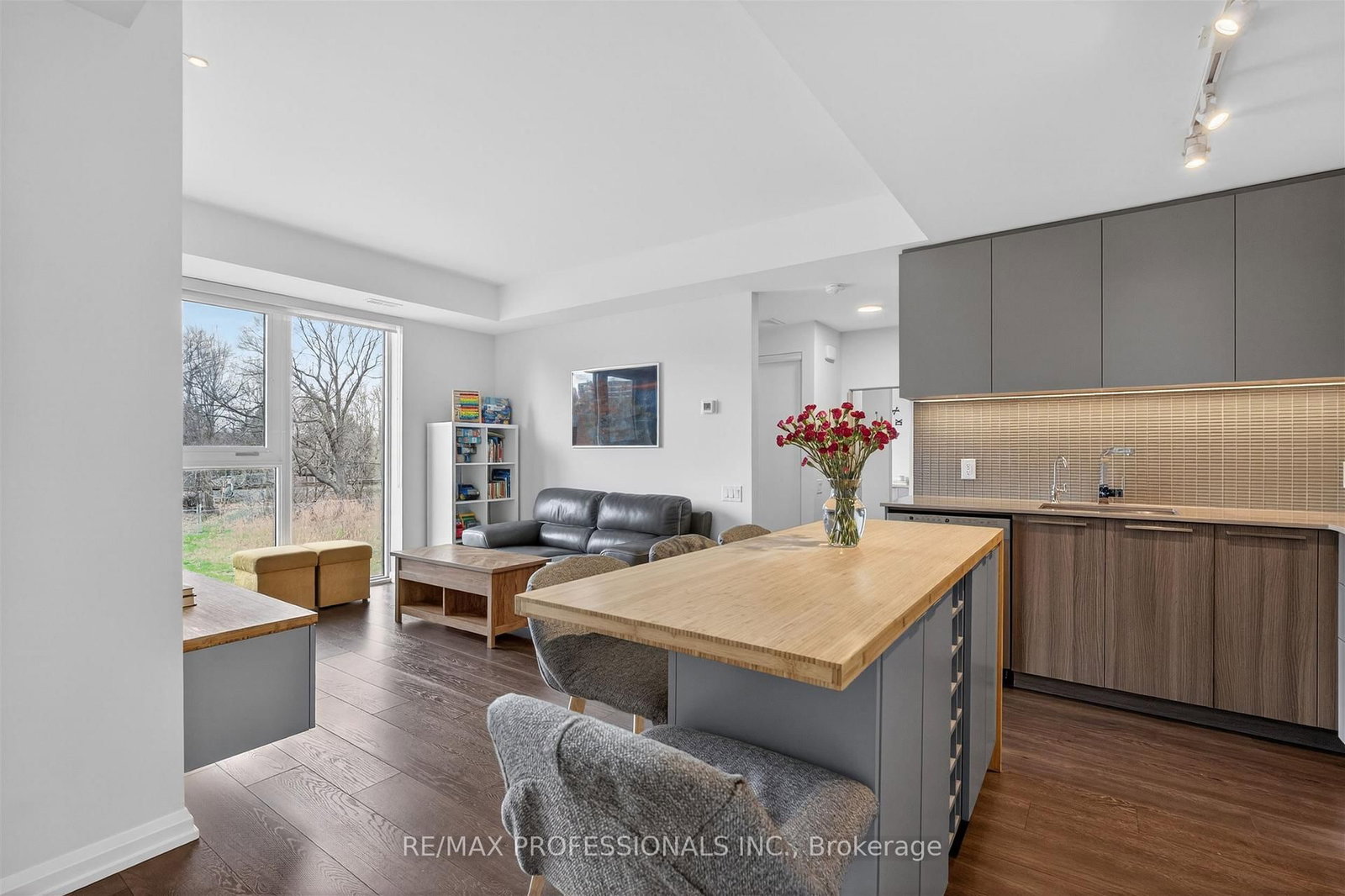 10 Brin Drive, Unit TH48 - Photo 10