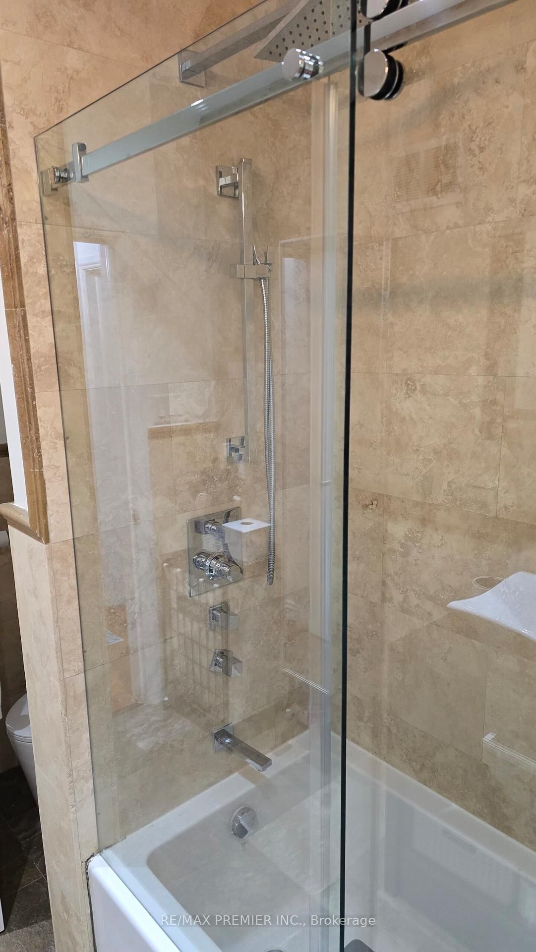 11 Northolt Court - Photo 10