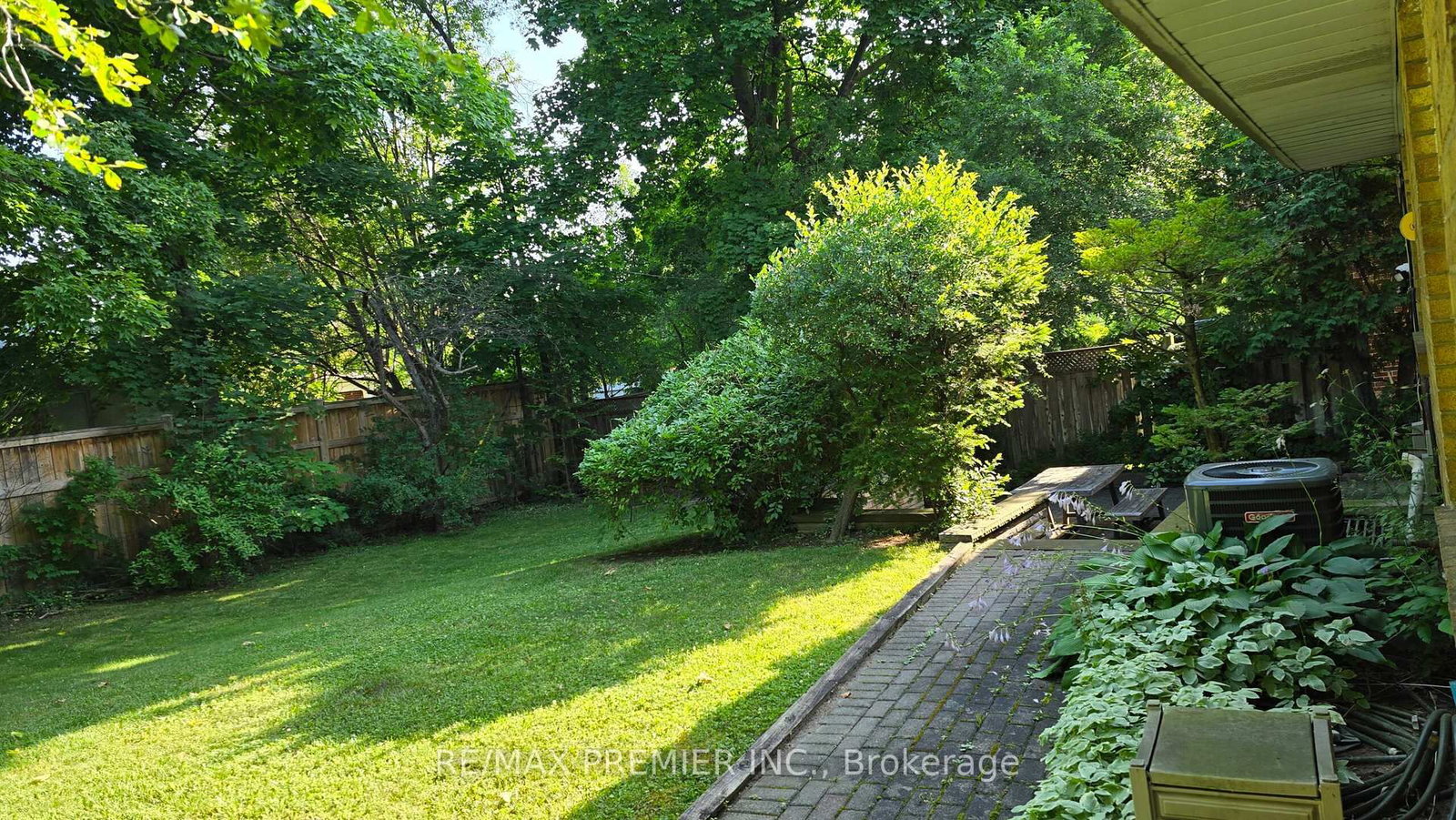 11 Northolt Court - Photo 17